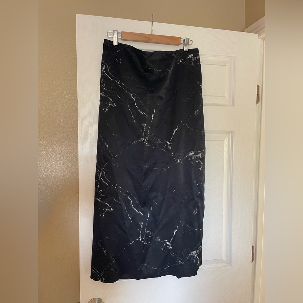NEW Zara 100% viscose marble print Black and White Midi Skirt